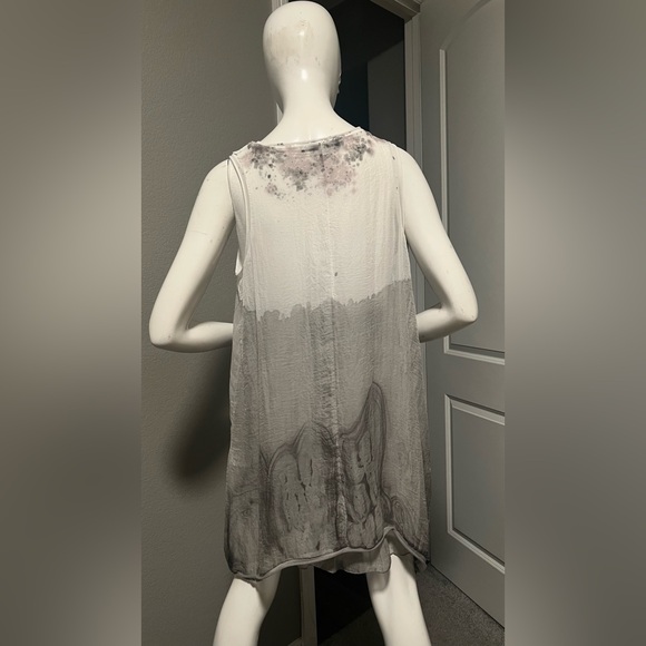 ClothesHead Sleeveless Gray and White Layered Dress - Picture 3 of 9